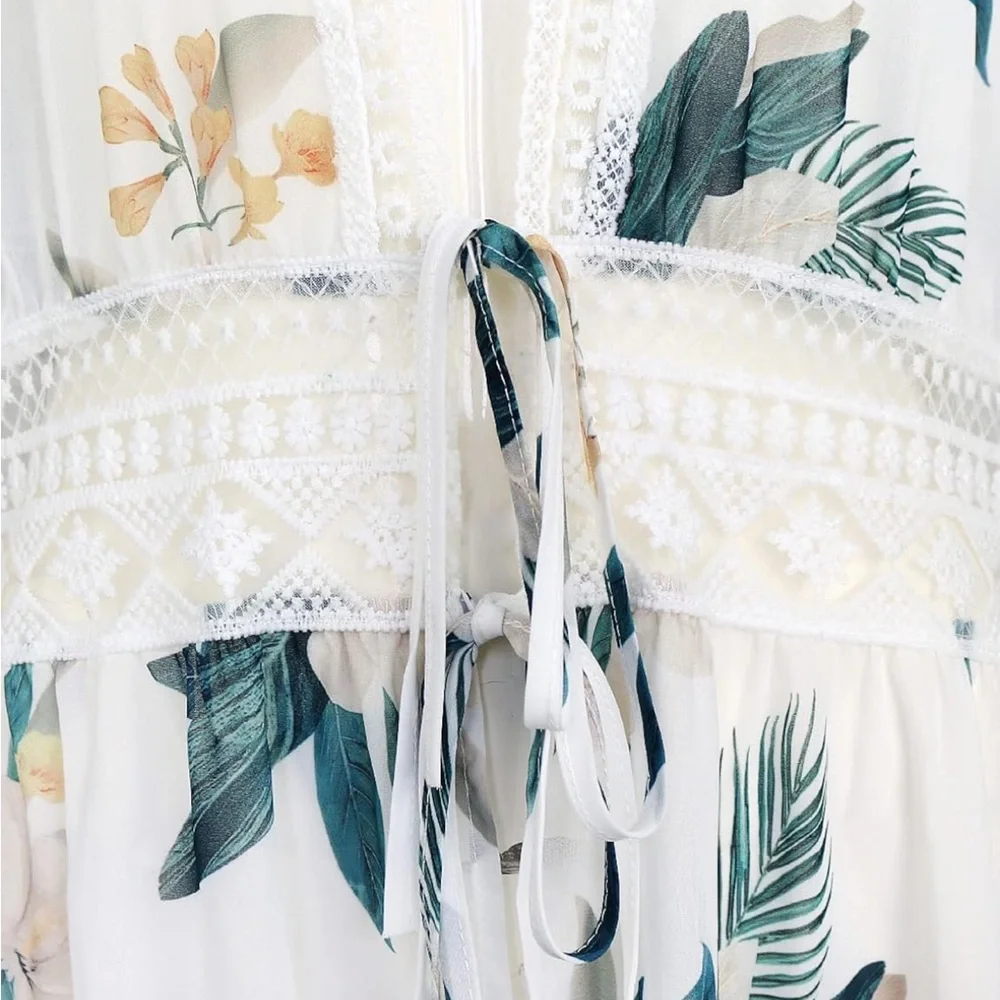 Floral Maxi Dress with Lace Detailing_2